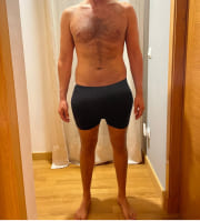 Foto de espaldas antes de iniciar el plan de recomposición corporal con Juan Pérez Nutricionista